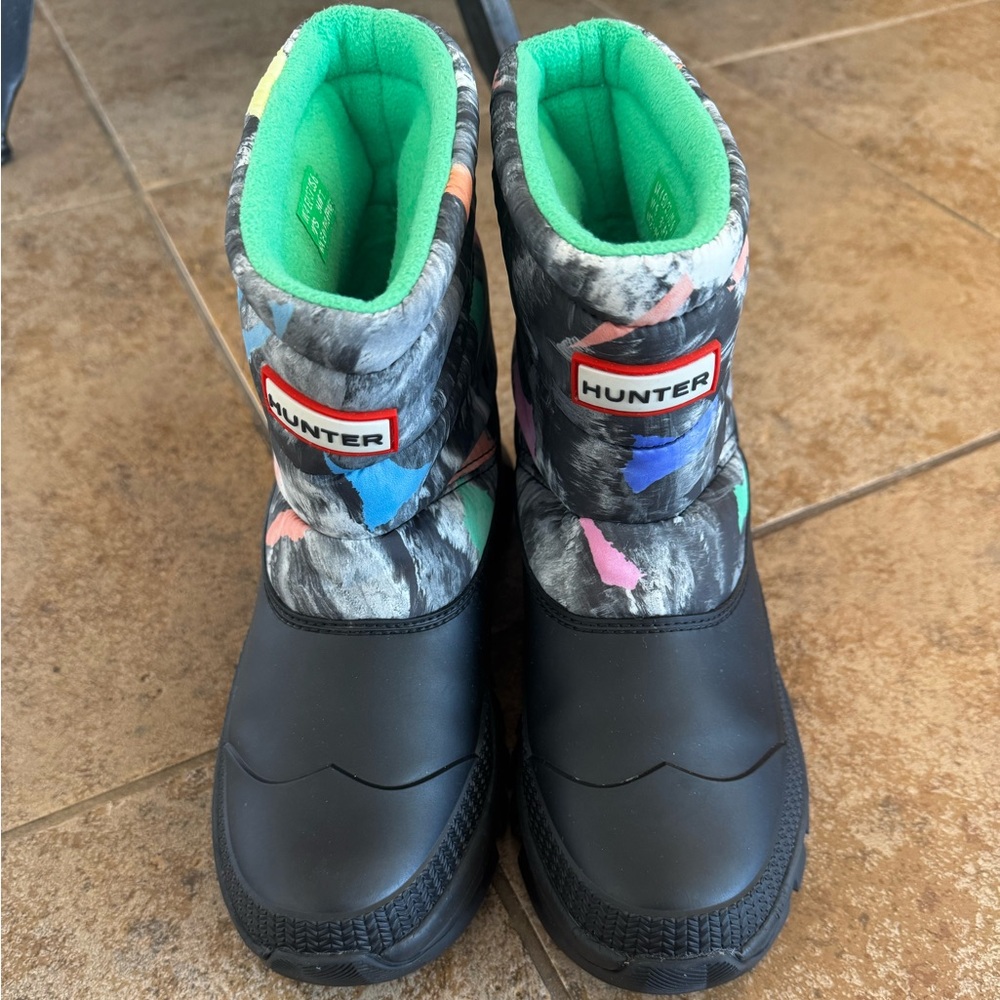 Hunter woman’s insulated snow boots size 6
